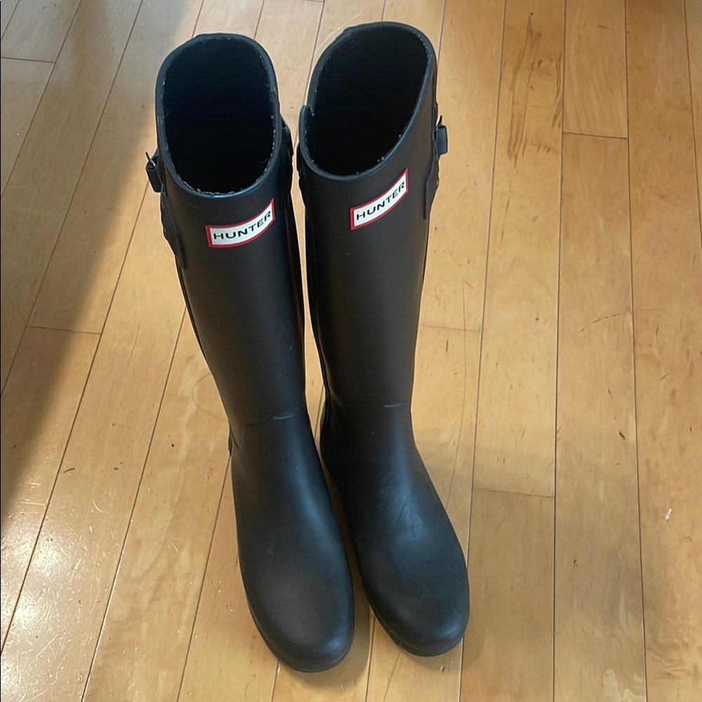 Hunter Classic Black Refined Slim Fit Rain Boots
